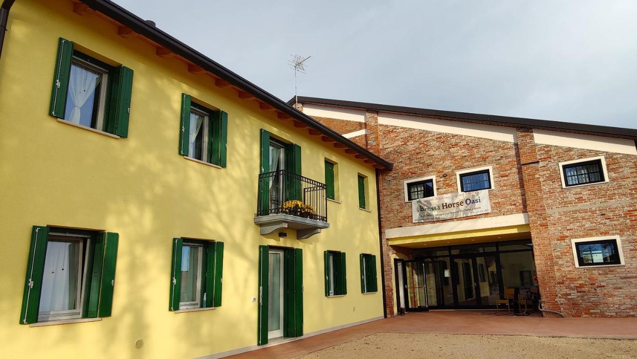 Brussa Horse Oasi Villa Caorle Exteriör bild